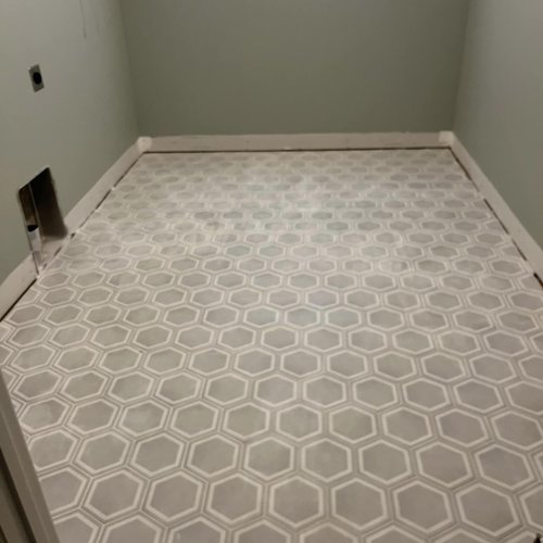 Chapman’s Flooring, LLC is one of the leading flooring specialists serving White House, Springfield, Portland, Gallatin, Hendersonville, and the surrounding areas since 2011.